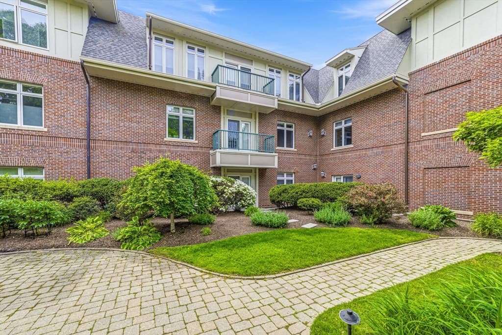 630 Hammond St # 209, Brookline MA 02467 photo 5