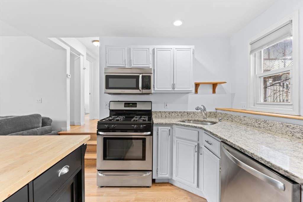 Condominium at 224 W 6th St # 1, Boston MA 02127, Boston, photo 4 of 20