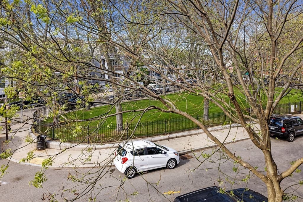 Condominium at 28 Edison Grn # 2, Boston MA 02125, Boston, photo 9 of 12