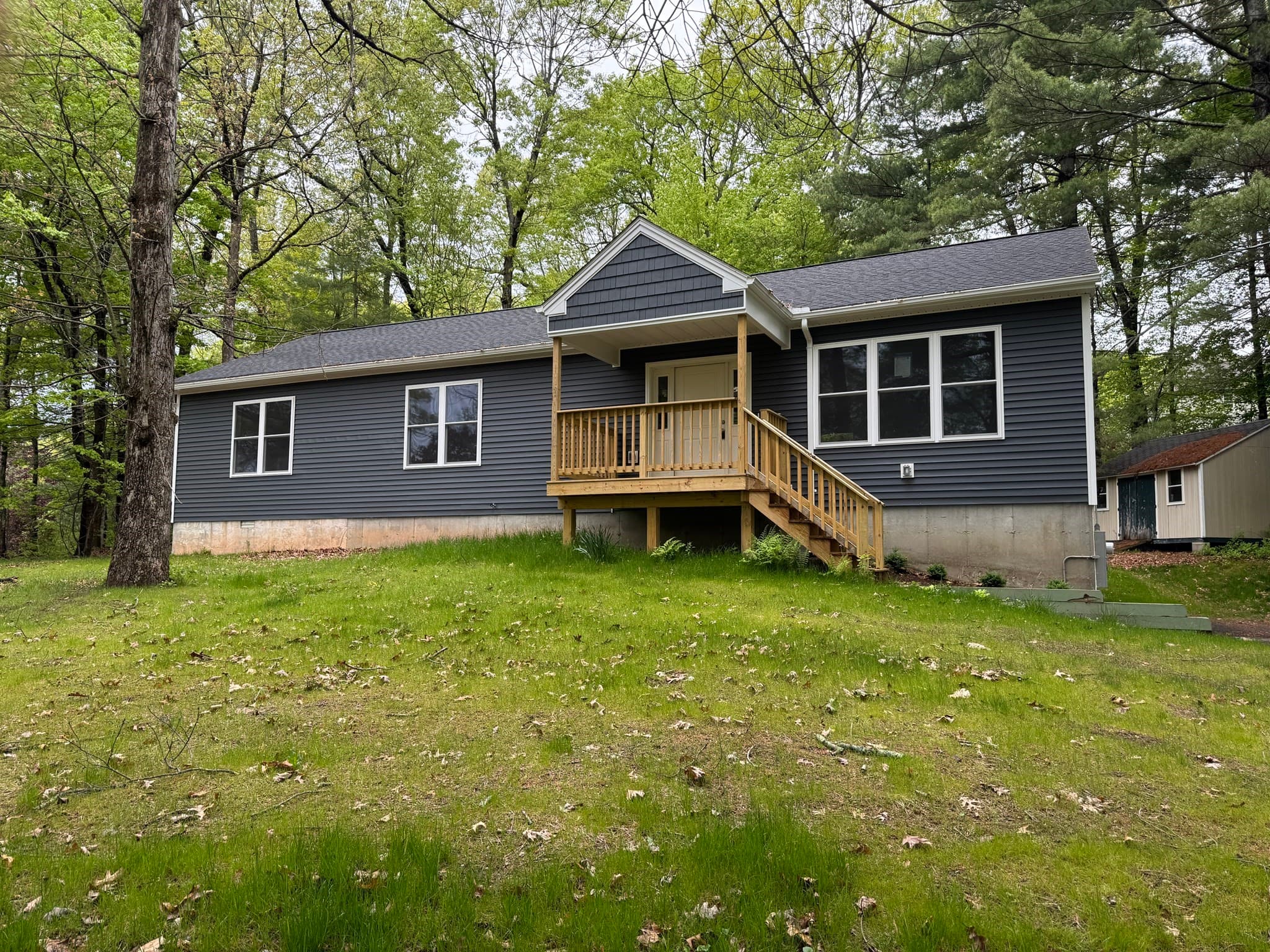 132 Kibbe Rd, East Longmeadow MA 01028