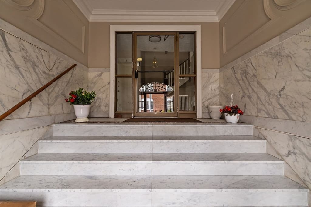 Condominium at 100 Lanark Rd # 4, Boston MA 02135, photo 8 of 11