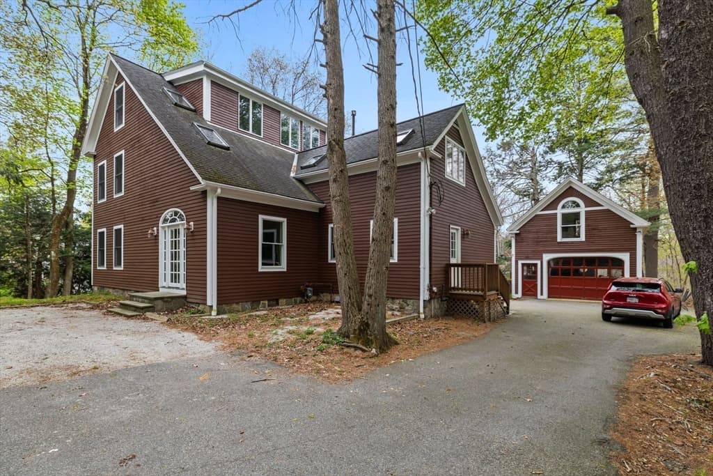 17 Wellesley Street, Weston MA 02493