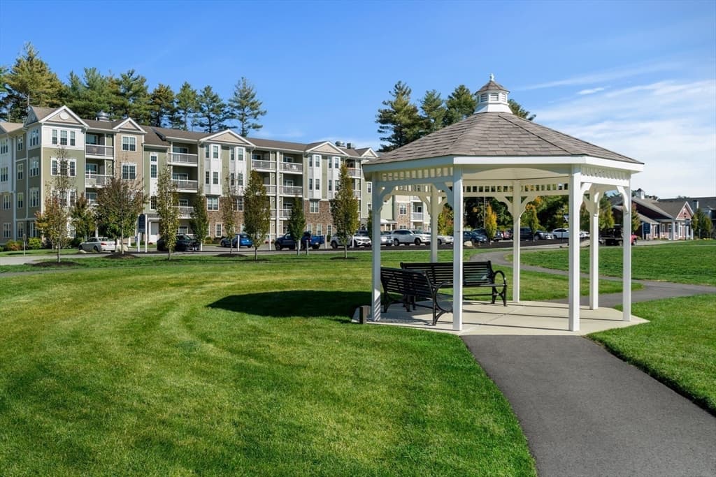 Condominium at 320 Martins Landing # 211, North Reading MA 01864, North Reading, photo 23 of 31