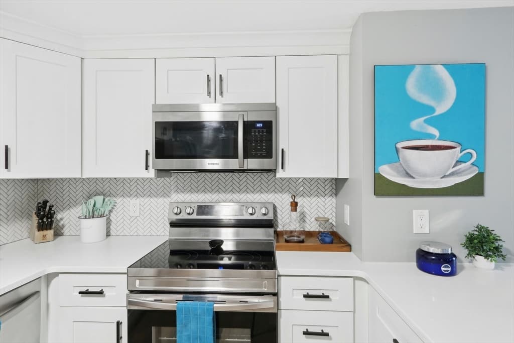 Condominium at 115 W 7th St # 3, Boston MA 02127, Boston, photo 9 of 16