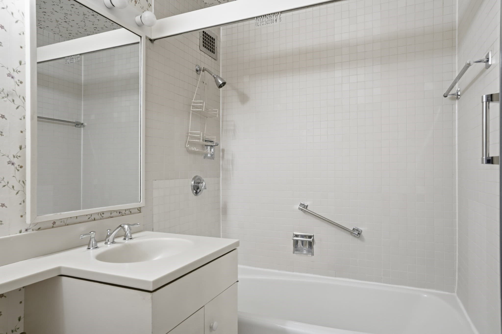 Condominium at 180 Beacon Street, Boston MA 02116, photo 23 of 31