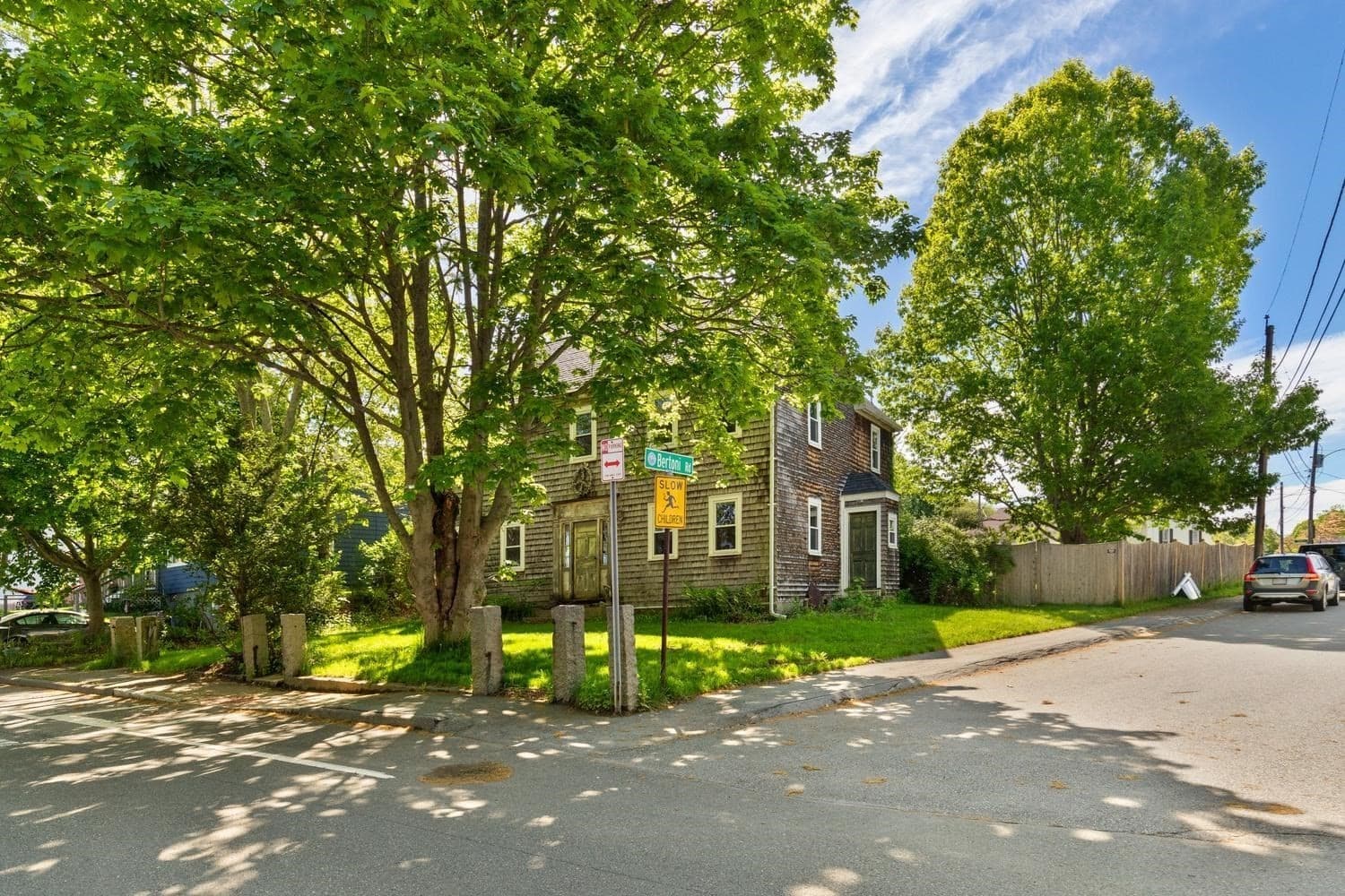 Single Family Residence at 25 Poplar Street, Gloucester MA 01930, Gloucester, photo 2 of 38