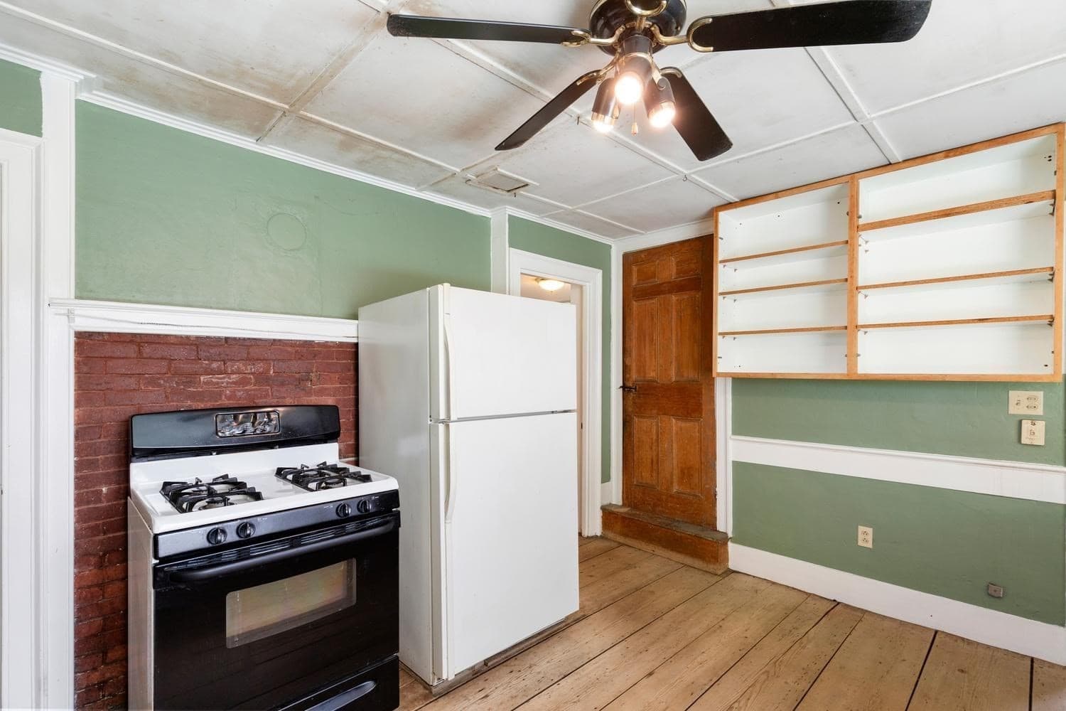 Single Family Residence at 25 Poplar Street, Gloucester MA 01930, Gloucester, photo 10 of 38