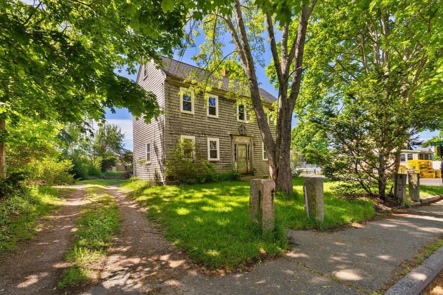 Single Family Residence at 25 Poplar Street, Gloucester MA 01930, Gloucester, photo 4 of 38