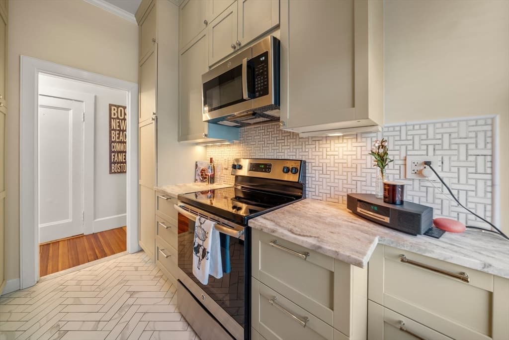 Condominium at 554 E 4th St # 1B, Boston MA 02127, Boston, photo 16 of 28