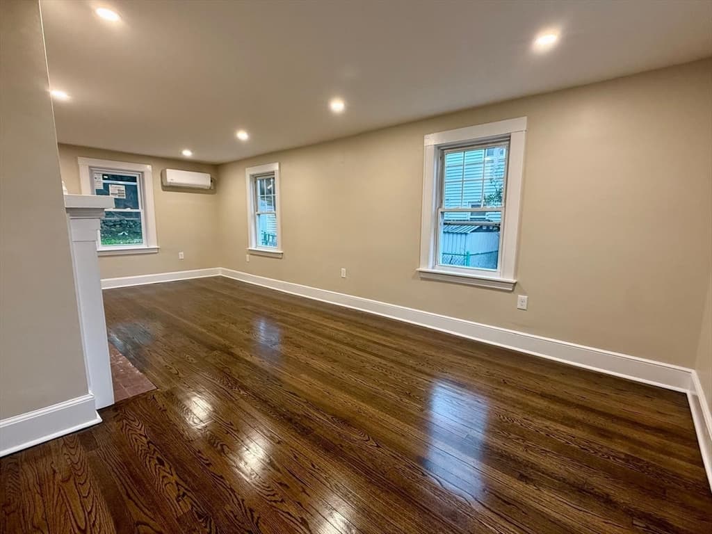 Single Family Residence at 714 Lynnfield St, Lynn MA 01904, photo 7 of 25