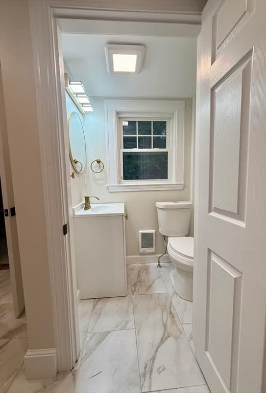 Single Family Residence at 714 Lynnfield St, Lynn MA 01904, photo 9 of 25