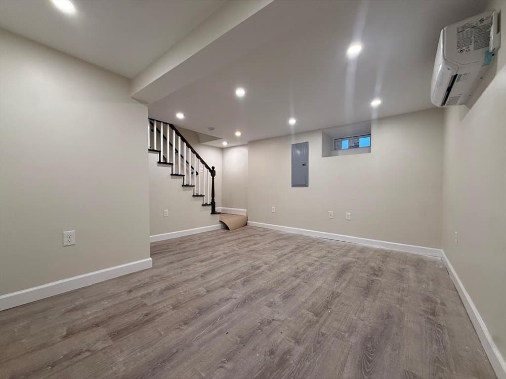 Single Family Residence at 714 Lynnfield St, Lynn MA 01904, photo 10 of 25
