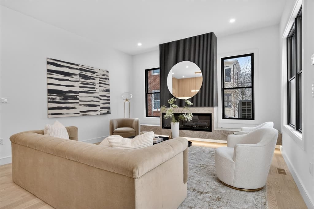 Condominium at 82-84 East Side Pkwy # 82, Newton MA 02458, Newton, photo 2 of 35