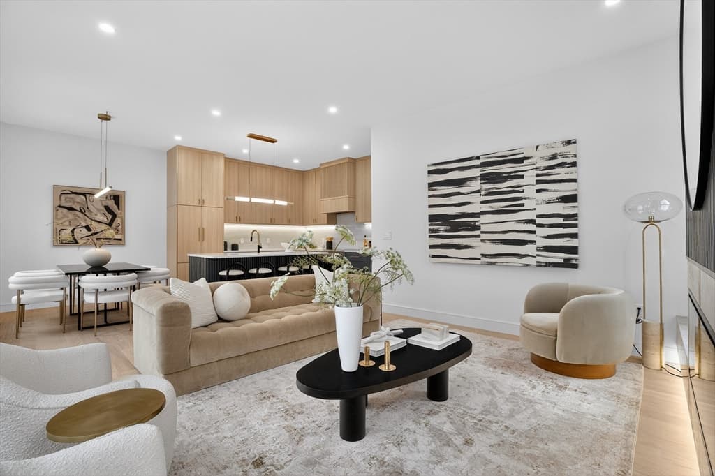 Condominium at 82-84 East Side Pkwy # 82, Newton MA 02458, Newton, photo 6 of 35