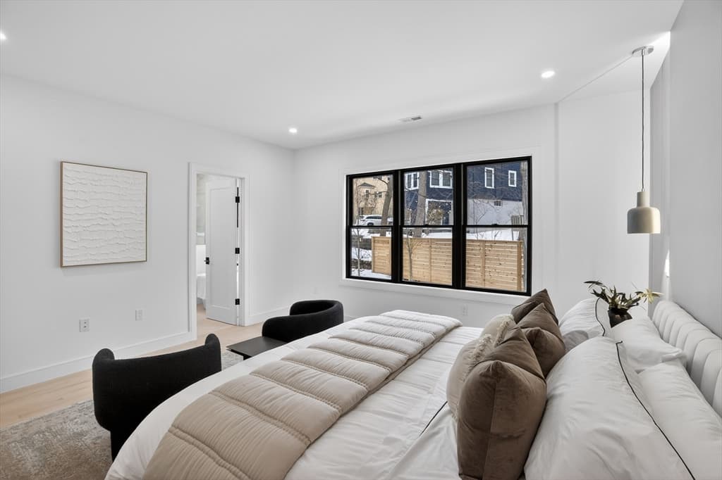 Condominium at 82-84 East Side Pkwy # 82, Newton MA 02458, Newton, photo 16 of 35
