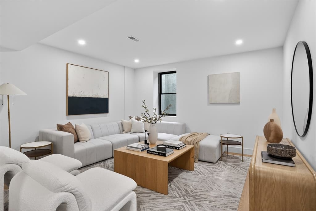 Condominium at 82-84 East Side Pkwy # 82, Newton MA 02458, Newton, photo 28 of 35