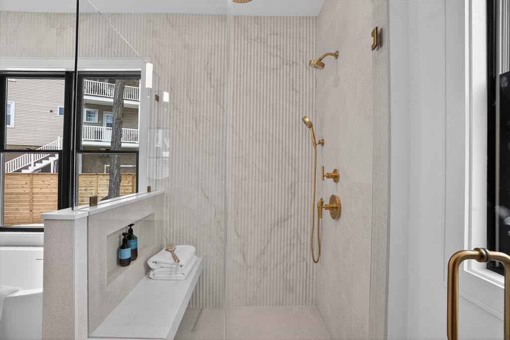 Condominium at 82-84 East Side Pkwy # 82, Newton MA 02458, Newton, photo 20 of 35