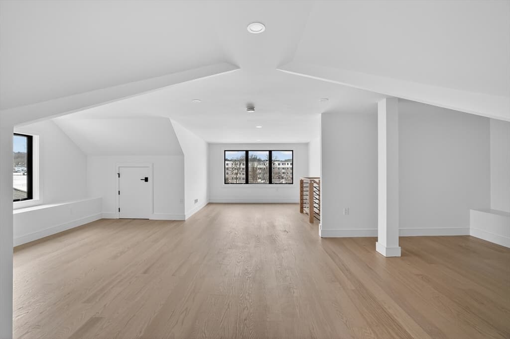 Condominium at 82-84 East Side Pkwy # 82, Newton MA 02458, Newton, photo 31 of 35