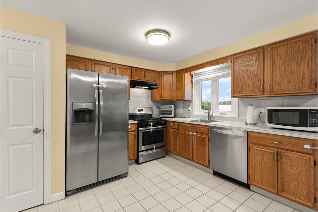 Condominium at 1603 Irving Rd # 1603, Randolph MA 02368, photo 4 of 16