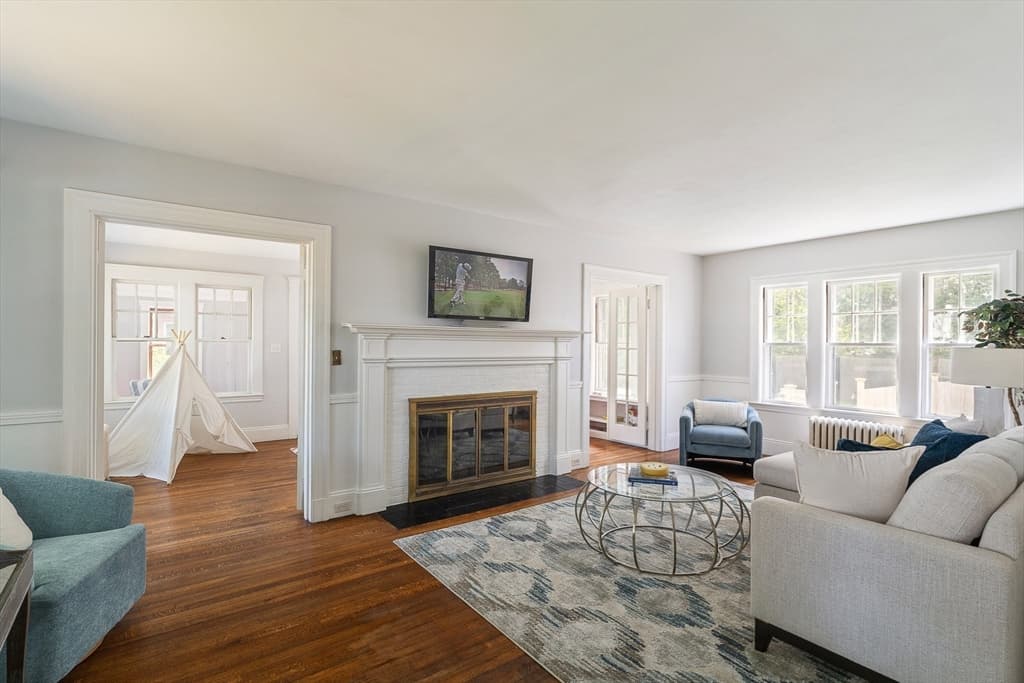 15 Agawam Rd, Newton MA 02468 photo 3