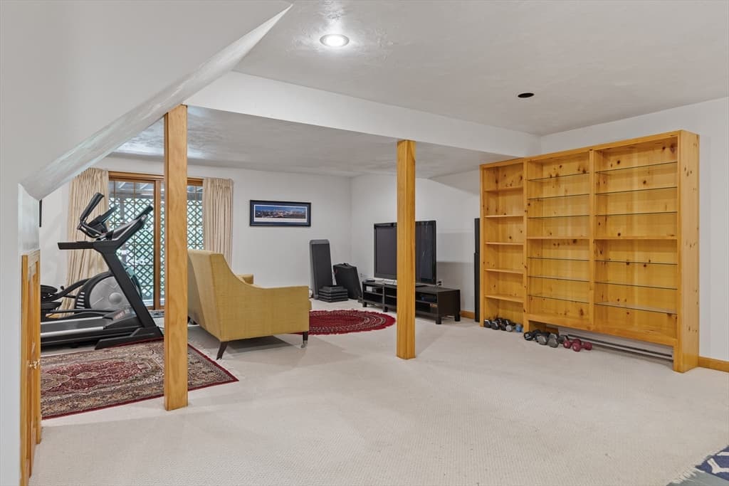 Single Family Residence at 1 Sterling Dr, Hopkinton MA 01748, photo 10 of 41