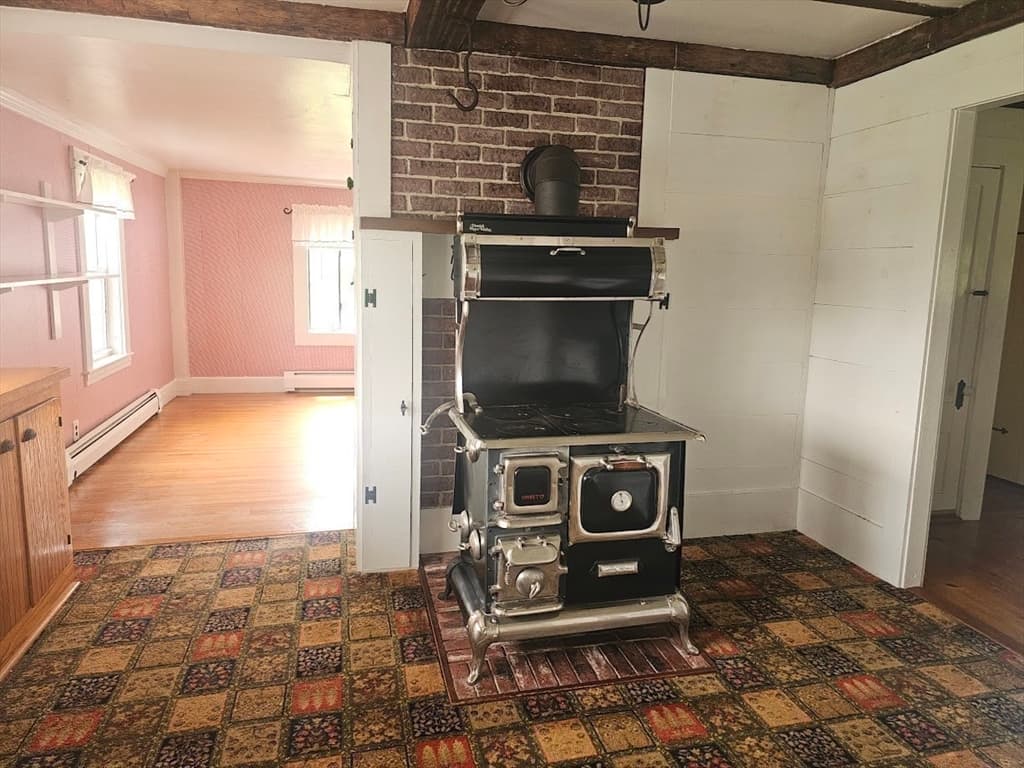 Single Family Residence at 9 Syd Smith Rd, Westminster MA 01473, photo 5 of 21