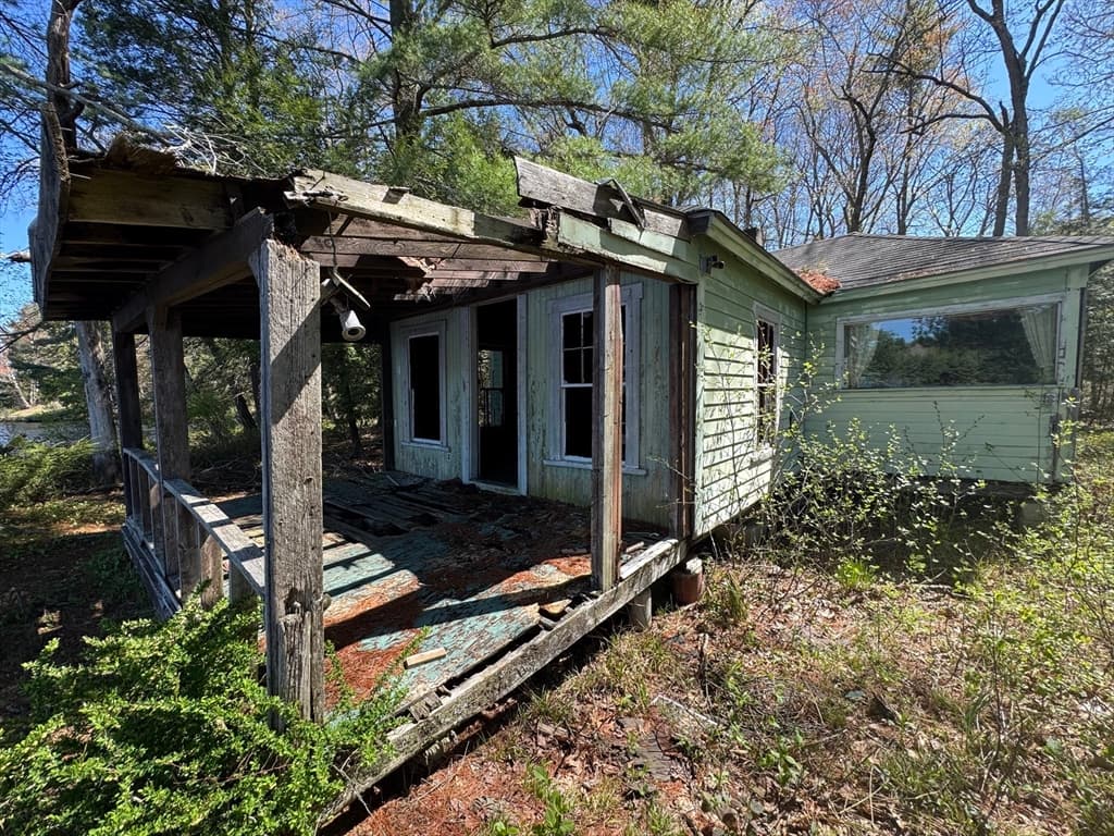725 River St, Palmer MA 01069