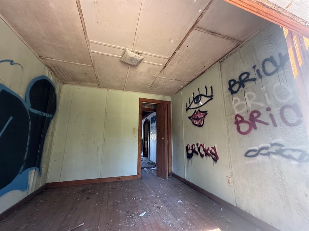 Single Family Residence at 725 River St, Palmer MA 01069, photo 8 of 13