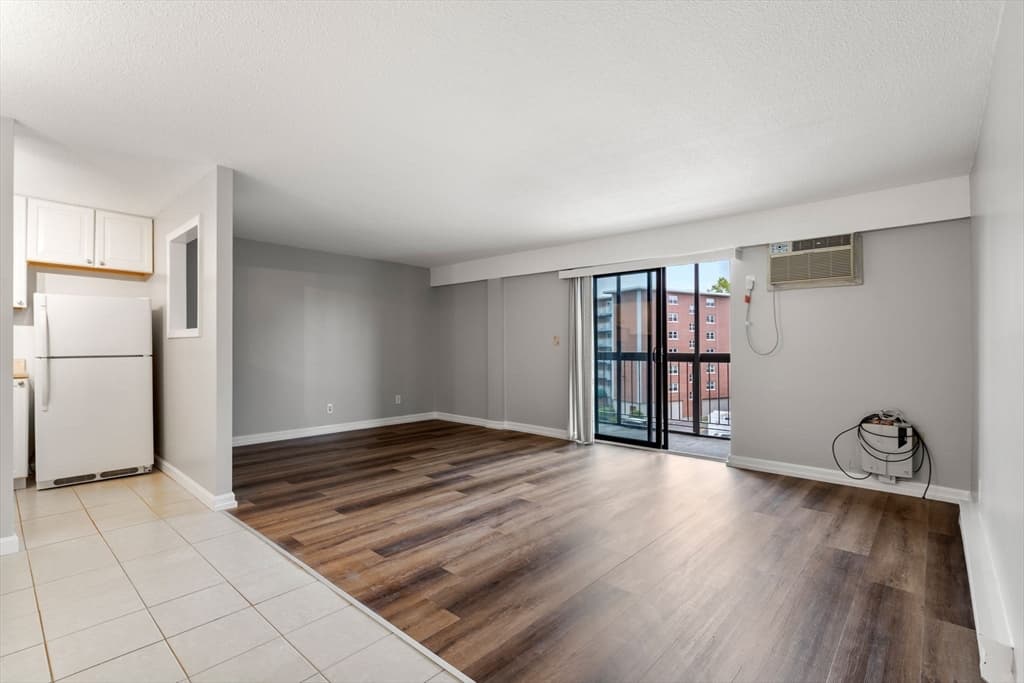 Condominium at 47 Mystic # 3A, Arlington MA 02474, Arlington, photo 3 of 18