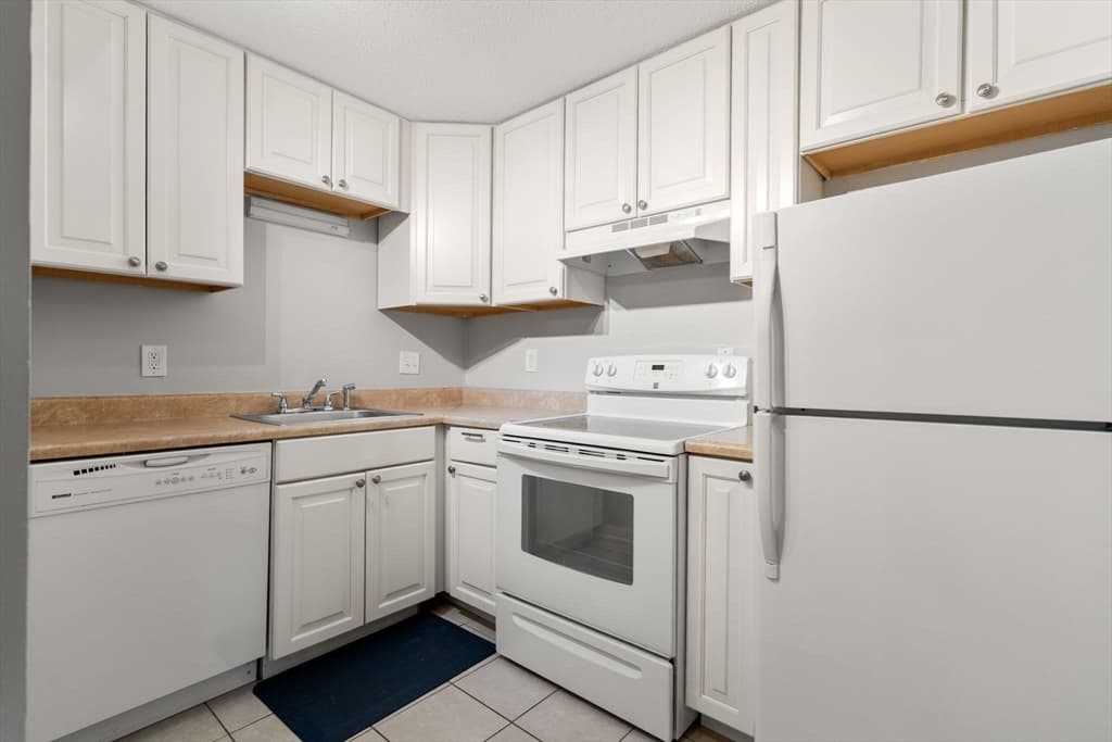 Condominium at 47 Mystic # 3A, Arlington MA 02474, Arlington, photo 5 of 18