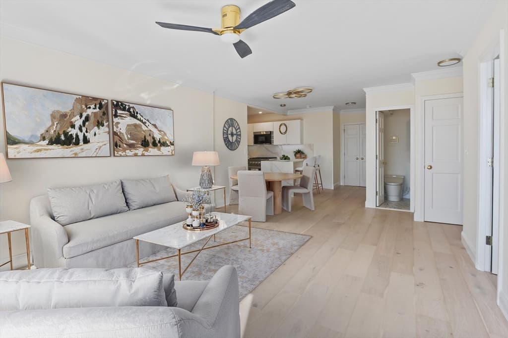 Condominium at 85 E India Row # 36D, Boston MA 02110, photo 9 of 30