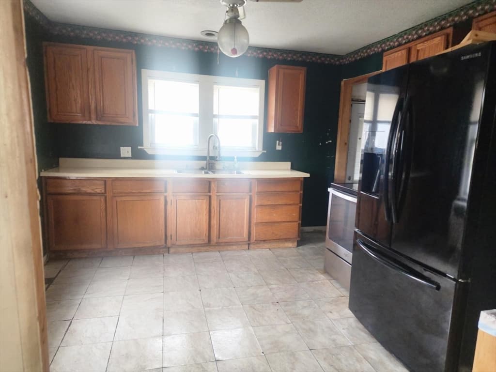 Single Family Residence at 2 Alice St, Montague MA 01376, Montague, photo 9 of 18