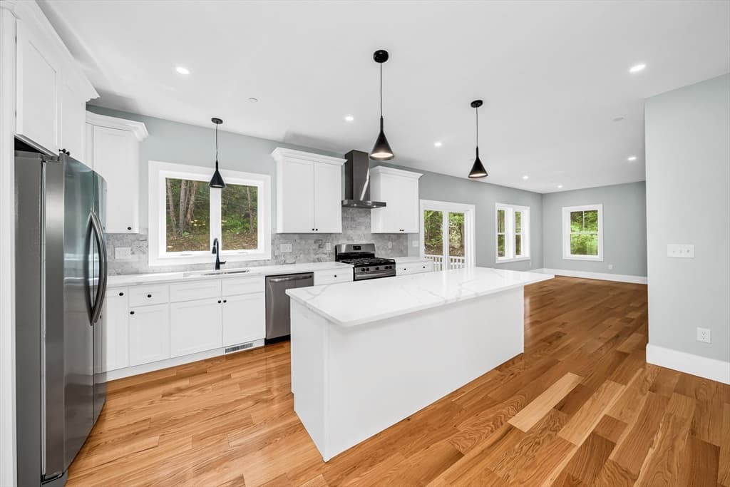 374 Brandy Brow Rd, Haverhill MA 01830 photo 7