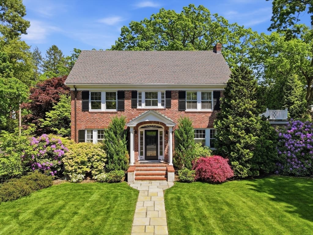 80 Hollingsworth Ave, Braintree MA 02184