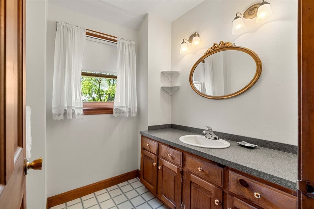 Single Family Residence at 17 Kernwood Hts, Beverly MA 01915, Beverly, photo 17 of 37