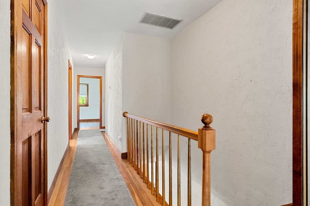 Single Family Residence at 17 Kernwood Hts, Beverly MA 01915, Beverly, photo 16 of 37