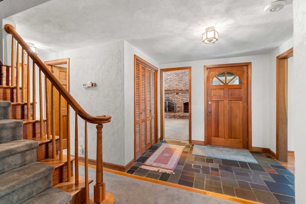 Single Family Residence at 17 Kernwood Hts, Beverly MA 01915, Beverly, photo 10 of 37
