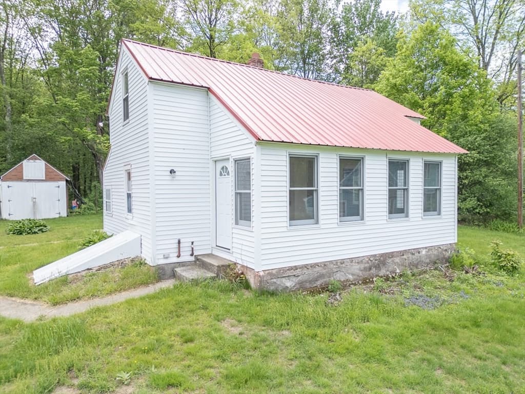 92 Squannacook Rd, Shirley MA 01464