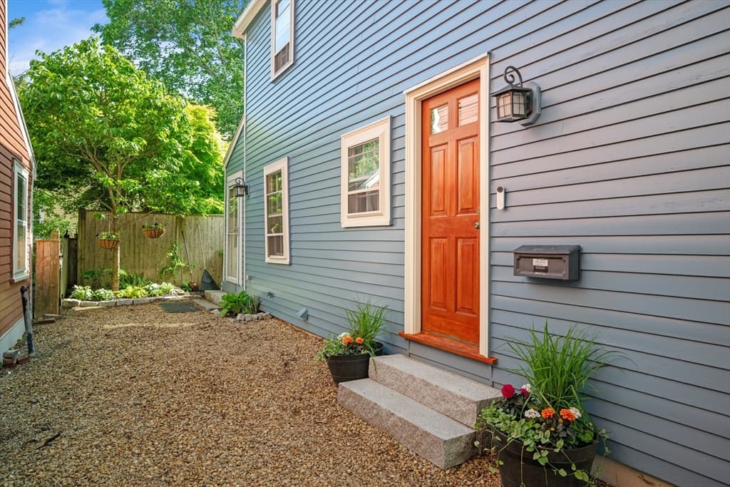 Single Family Residence at 15 River St, Salem MA 01970, photo 5 of 39