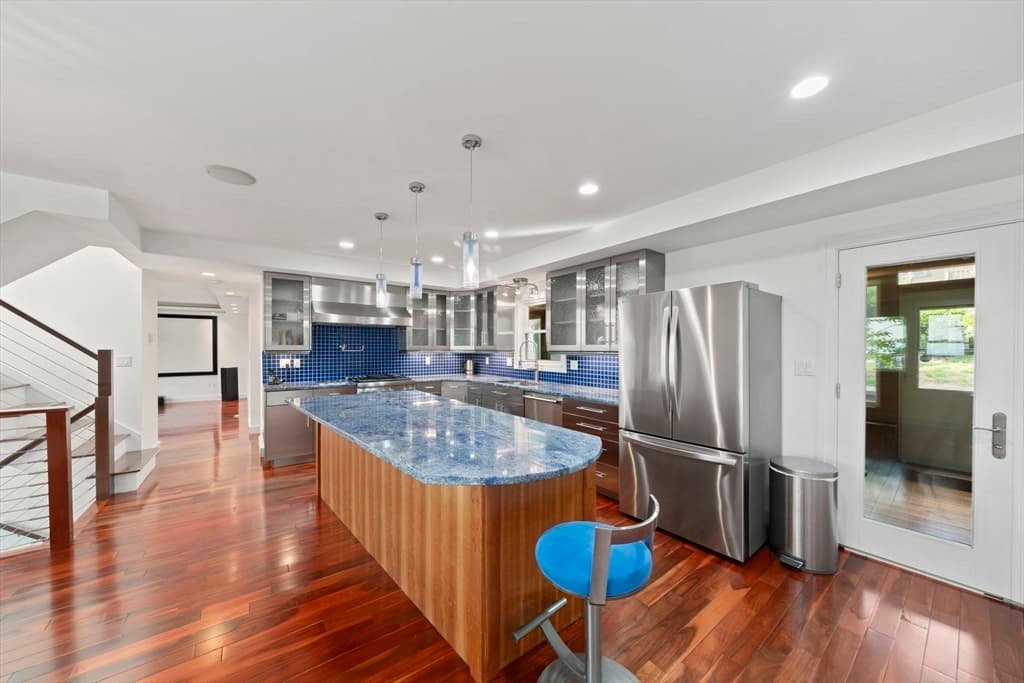 122 Parke Ave, Quincy MA 02171 photo 2