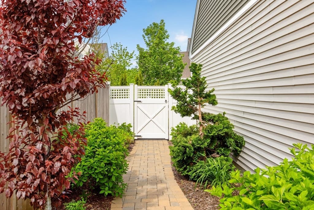 Condominium at 31 Thayer Lane # 31, Plymouth MA 02360, Plymouth, photo 30 of 42