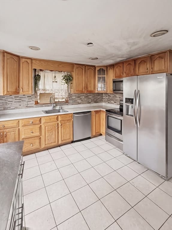 Single Family Residence at 780 Summer St, Brockton MA 02302, photo 4 of 22