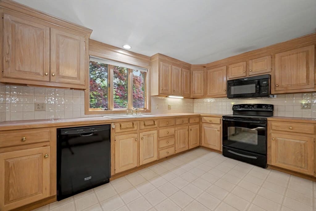 Single Family Residence at 26 Arlington Road, Burlington MA 01803, Burlington, photo 2 of 29