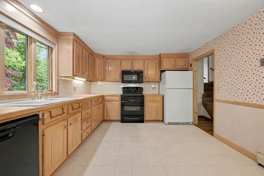 Single Family Residence at 26 Arlington Road, Burlington MA 01803, Burlington, photo 12 of 29