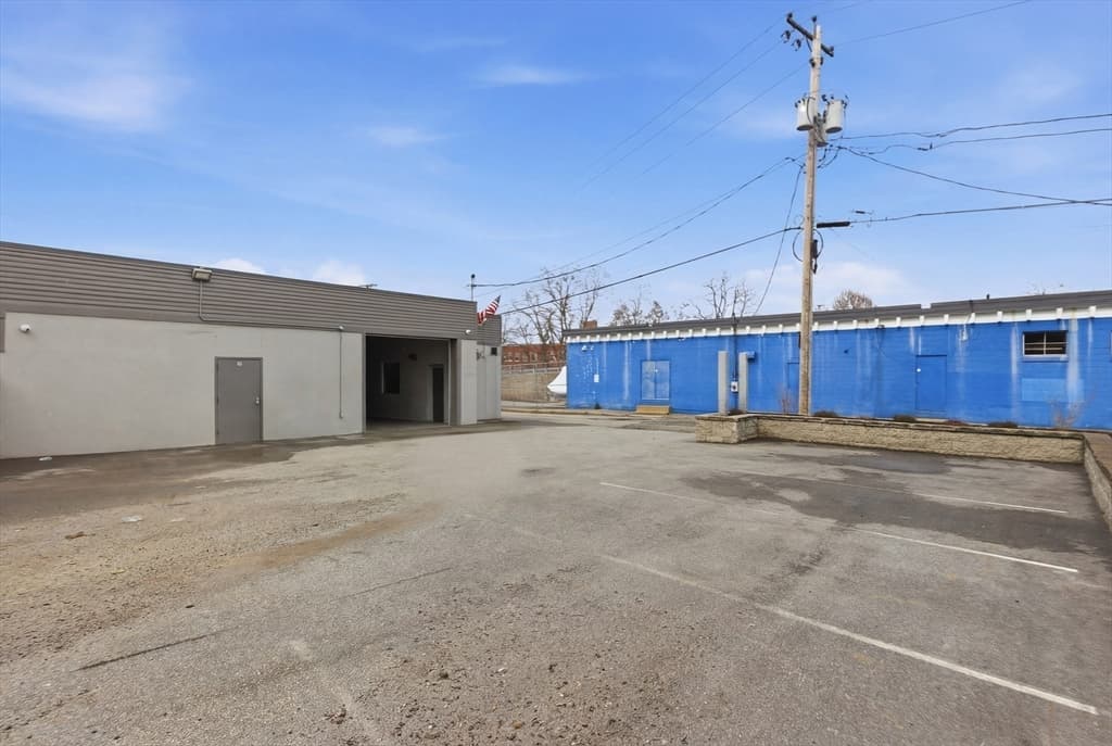 20-26 Howard St, Lowell MA 01851 photo 11