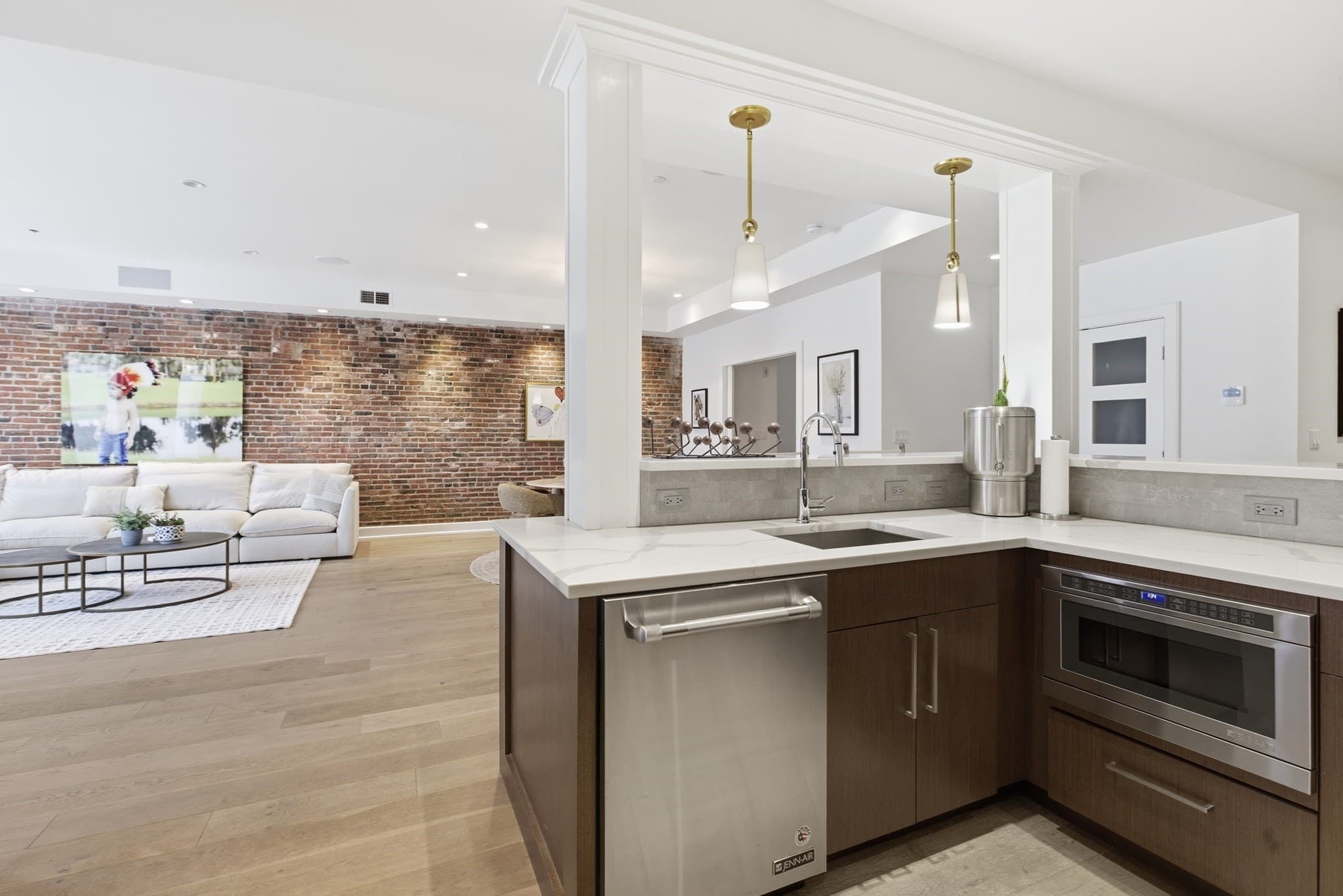 Condominium at 406-418 Commercial St # 1A, Boston MA 02109, photo 9 of 40