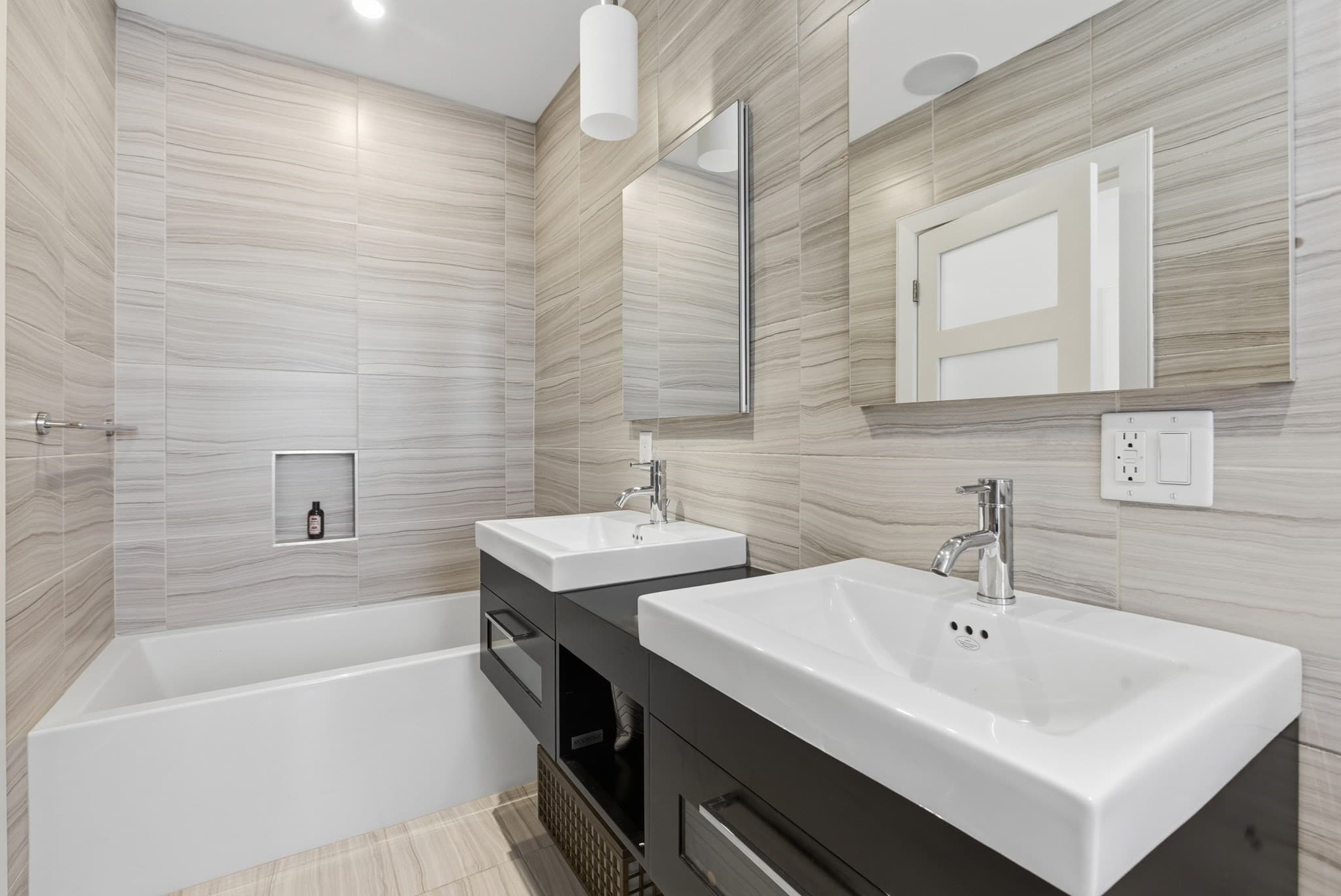 Condominium at 406-418 Commercial St # 1A, Boston MA 02109, photo 34 of 40
