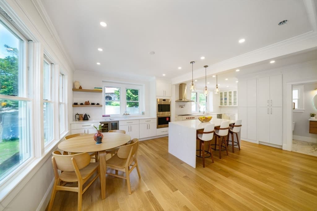 37 Oakland St, Wellesley MA 02481 photo 5