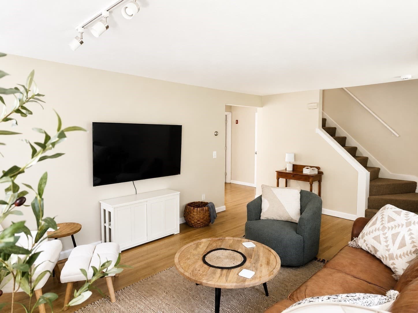 2 Family - 2 Units Side by Side at 1096 Long Pond Rd, Plymouth MA 02360, Plymouth, photo 6 of 35