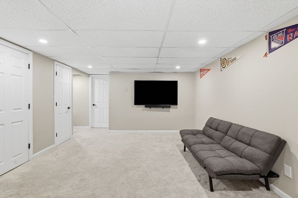 Single Family Residence at 10 Marthas Way, Barnstable MA 02632, photo 23 of 41
